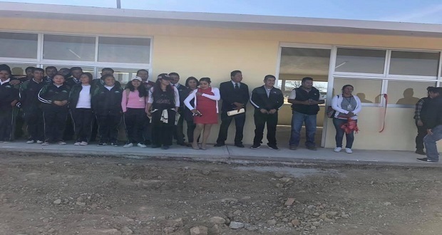 Inauguran tres aulas en telebachillerato de Soltepec
