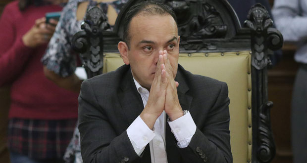Esponda menosprecia denuncia de compañero regidor por amenazas
