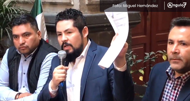 Regidor poblano denuncia que compañero lo amenazó por no apoyar a Barbosa