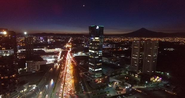 CFE reclama 2.8 mdp por "diablitos" en alumbrado de la Atlixcáyotl
