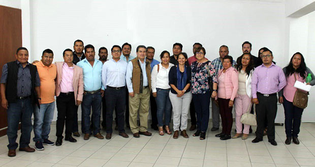 Comuna poblana presenta plan de trabajo a presidentes auxiliares