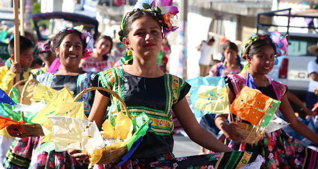 Con bailables y música, escuelas inauguran Feria de Tepexi 2019