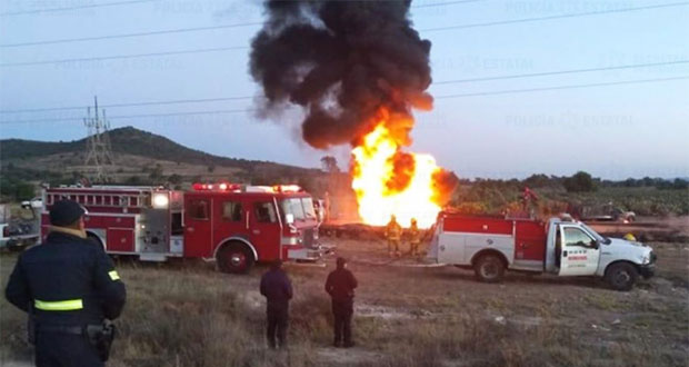 Registran incendio de toma clandestina y camioneta en Texcoco
