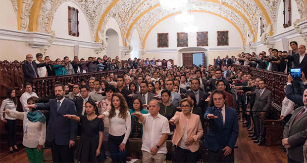 Toman protesta 175 nuevos consejeros universitarios de la BUAP
