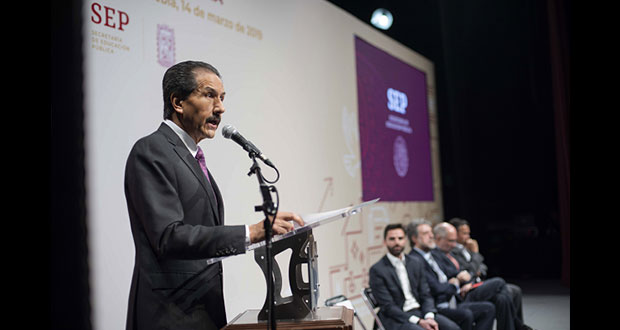 Universidades son plataformas para el desarrollo en México: Esparza