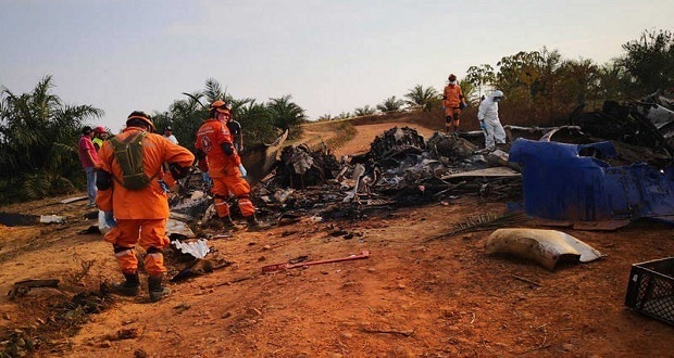 Accidente de avión en Colombia deja 14 muertos