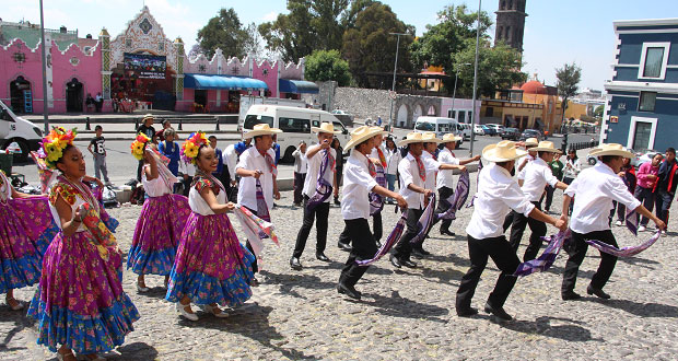 Exigen alumnos de Fnerrr transporte para presentarse en Tecomatlán