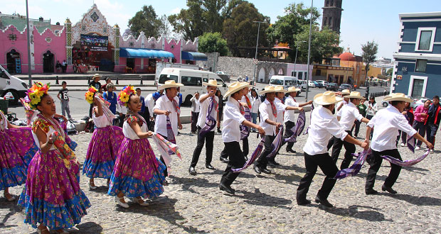 Exigen alumnos de Fnerrr transporte para presentarse en Tecomatlán