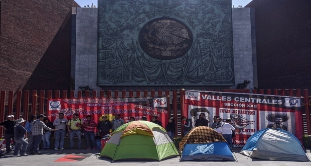 AMLO llama al dialogo a la CNTE tras manifestaciones en San Lázaro