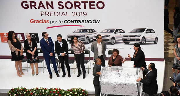 Ayuntamiento sortea 6 automóviles por pago oportuno en predial