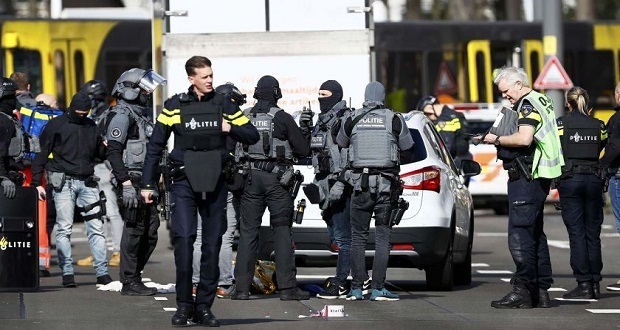 Tres muertos y nueve heridos, saldo de tiroteo en tranvía de Holanda