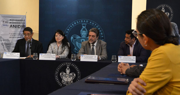 Representantes de programas educativos en Economía se reúnen en BUAP