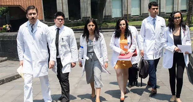 Médicos residentes levantan paro; reportan avance de pagos al 95%