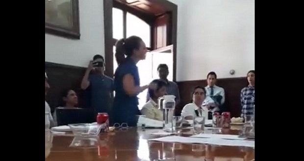Montemayor acusa a regidora de defender a Agua de Puebla