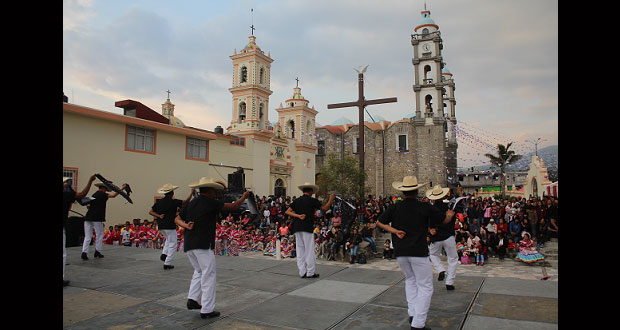 Con mariachi y bailes, celebran cuaresma en San Miguel Canoa