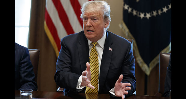 Trump advierte aranceles a autos si México no detiene a migrantes