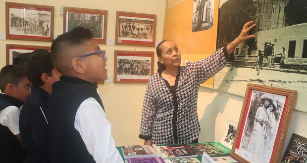 Exhiben exposición fotográfica de Zapata en Museo Regional de Tepexi