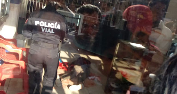 Hieren a mujer y matan a hombre en balacera en centro de Huejotzingo