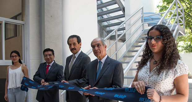 Inauguran escalera de emergencia en Ciencias Biológicas de la BUAP