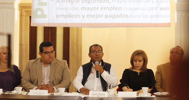 Aeropuerto de Puebla puede ser centro de conexión, plantea Jiménez