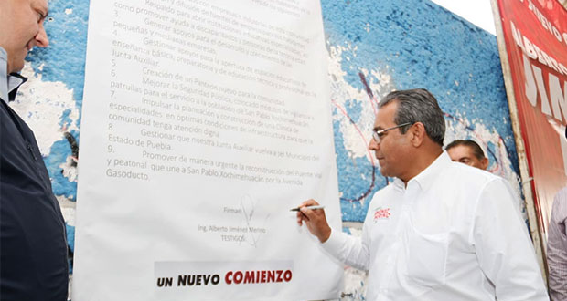 Jiménez Merino apoya que Xochimehuacan sea municipio y firma pliego