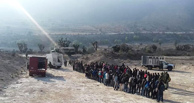 Rescatan a 155 migrantes centroamericanos en Azumbilla