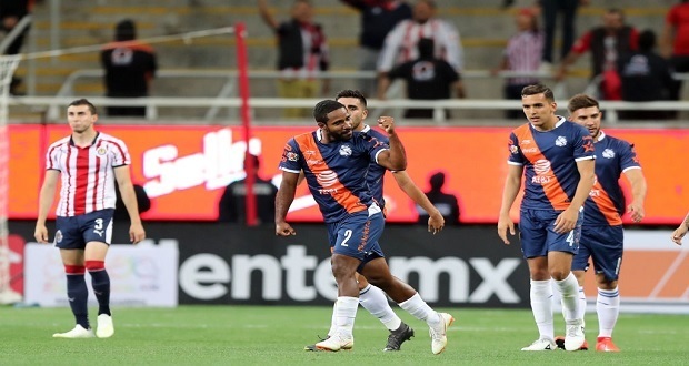 Club Puebla vence 3-1 a Chivas y entra a zona de Liguilla