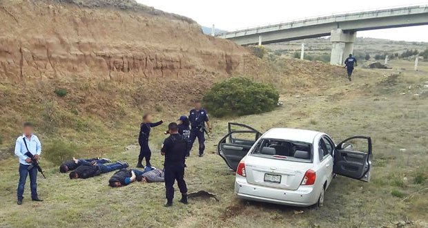 Muere presunto delincuente en balacera con policías de Chignahuapan