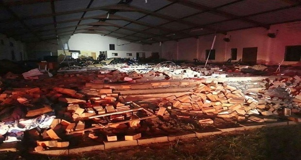 Iglesia en Sudáfrica se derrumba y deja al menos 13 muertos