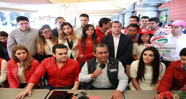 Jiménez Merino se compromete a dar becas y créditos para jóvenes
