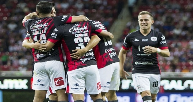Lobos BUAP entierra a Chivas y aún sueña con Liguilla