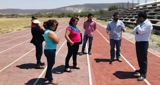 Supervisan construcción de unidad deportiva en colonia antorchista