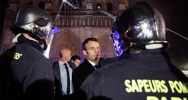 Tesoros de Notre Dame se salvan de fuego; reconstruirían en 5 años
