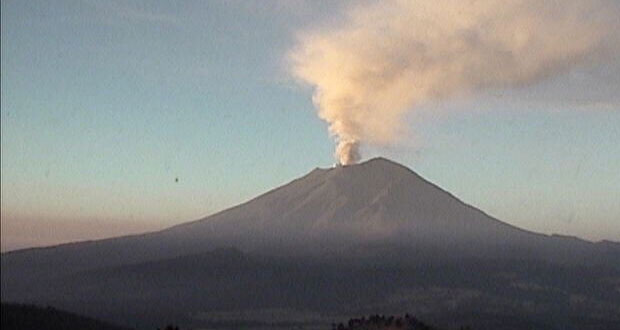Popocatépetl registra columna de ceniza, gas y agua de 2 km: PC