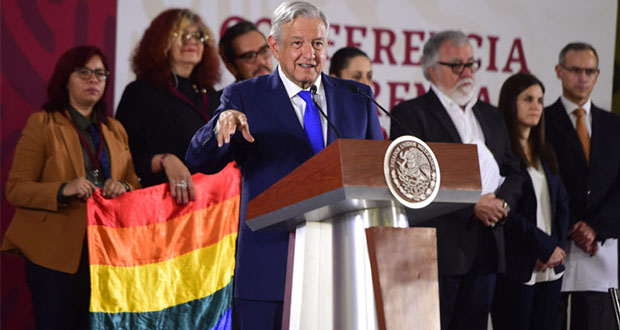 AMLO decreta 17 de mayo como Día Nacional contra la Homofobia