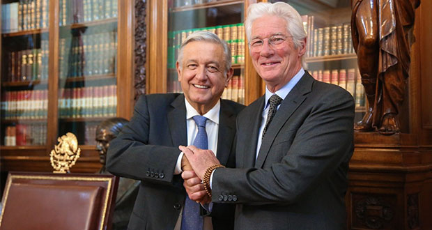AMLO se encuentra con actor Richard Gere