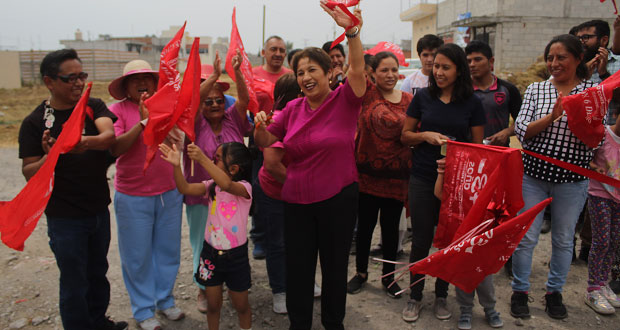 Antorcha inaugura electrificación en calle de San Sebastián Aparicio