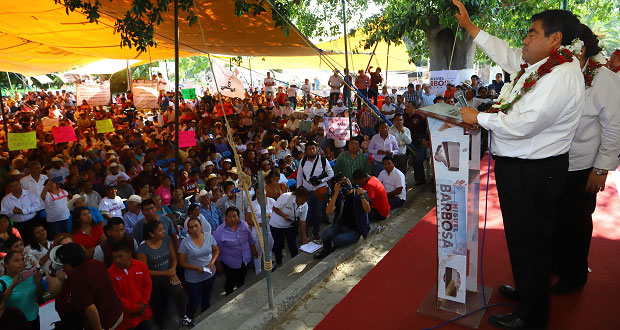 Barbosa ofrece promover reserva ecológica de Zapotitlán Salinas