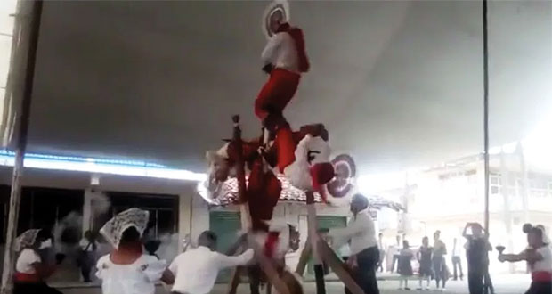 Danzantes de Tenampulco sufren caída en festejos del 5 de Mayo