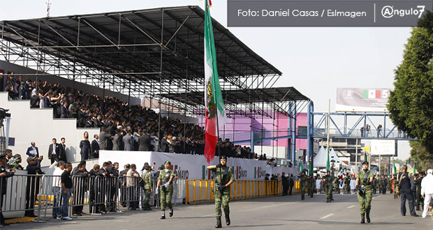 El tradicional Desfile 5 de Mayo regresa a sus orígenes y revive su colorido