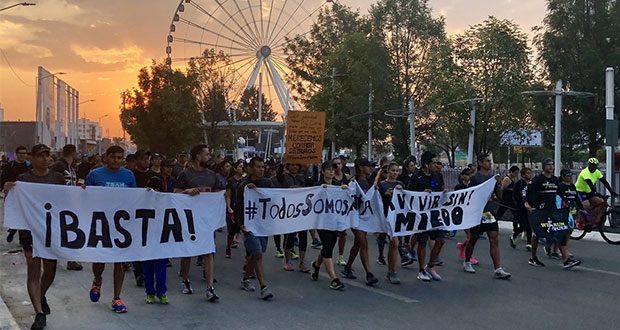 Durante carrera, exigen justicia para mujer asesinada en periférico
