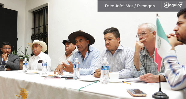 Ejidatarios de Chapulco acusan que parque eólico genera conflicto social