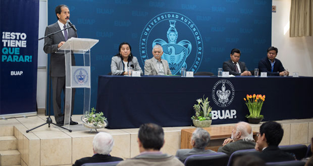 Esparza inaugura congreso sobre arte y ciencia en torno a la luz