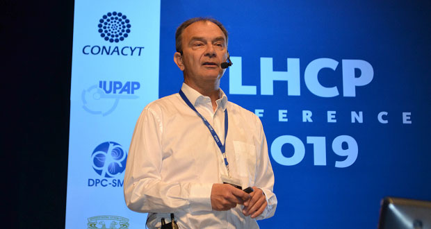 Exponen en la BUAP megaproyectos de Gran Colisionador de Hadrones