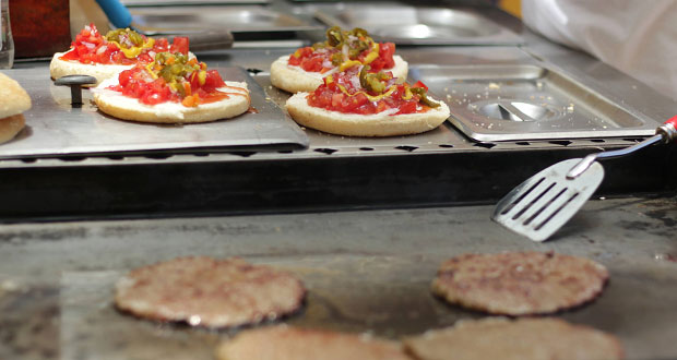 En su día, ¿sabes cuál es el origen de la hamburguesa?