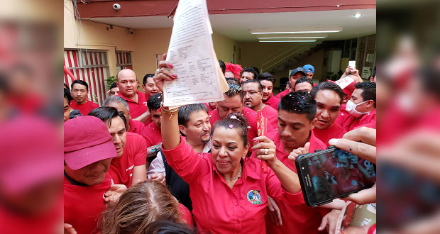Isabel Romero registra candidatura para dirigir sección 1 del Sntss