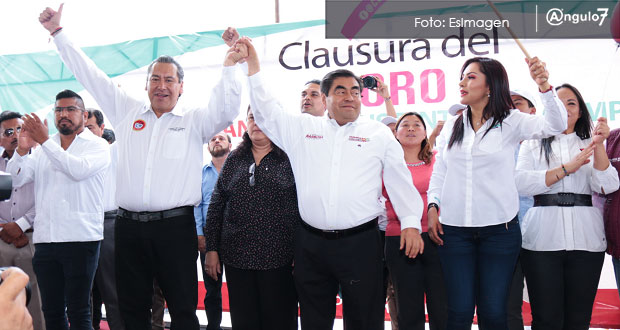 Hace un año criticó a Barbosa, hoy Leobardo Soto le levanta la mano