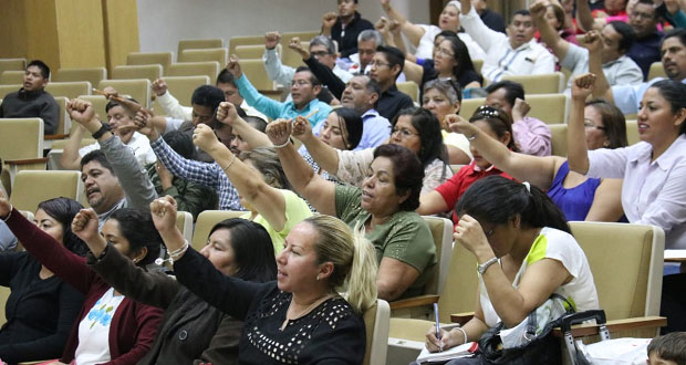 Maestros antorchistas analizan el problema de la educación