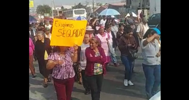 Menos personal administrativo y más policías, piden en Amozoc