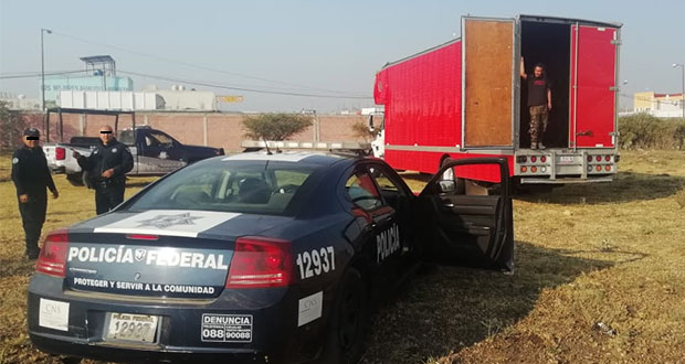 Roban camión de Café Tacvba y lo dejan vacío en Huixcolotla